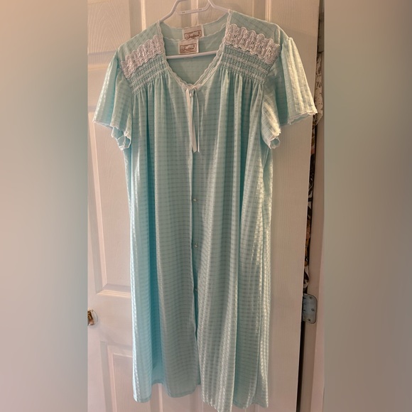 Vintage nightie and housecoat, size large - Picture 1 of 6